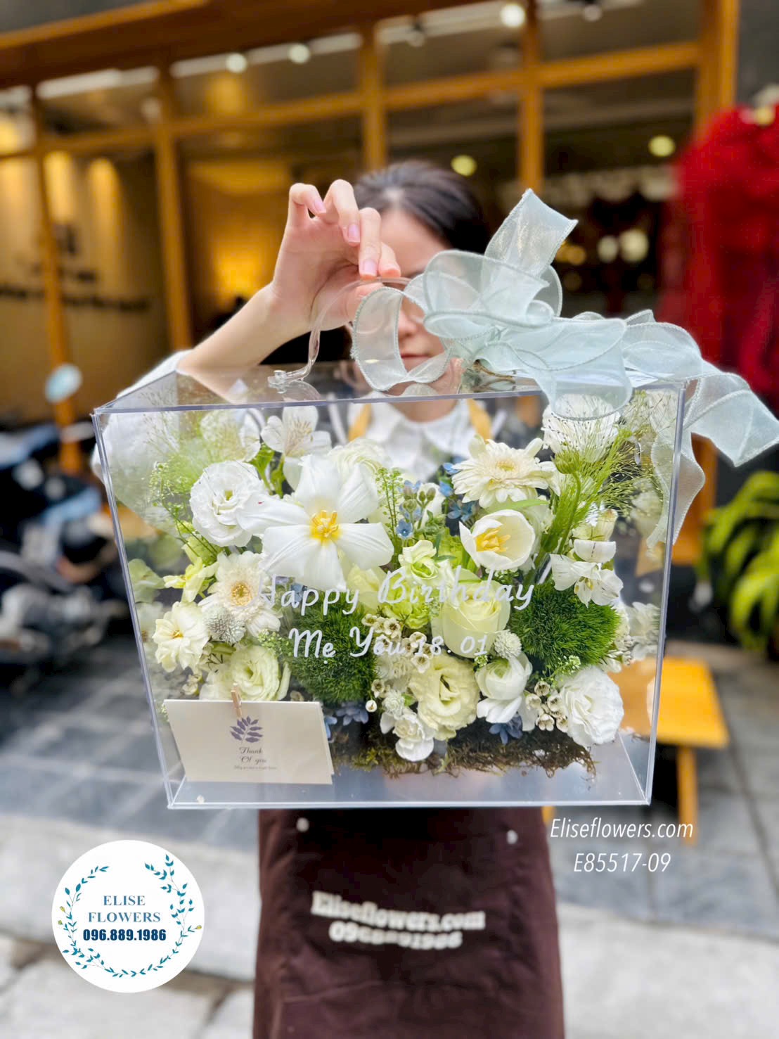 Vali hoa tone xanh lá tặng chồng. Hoa dành cho nam. Dịch vụ giao hoa tận nơi, nhanh chóng