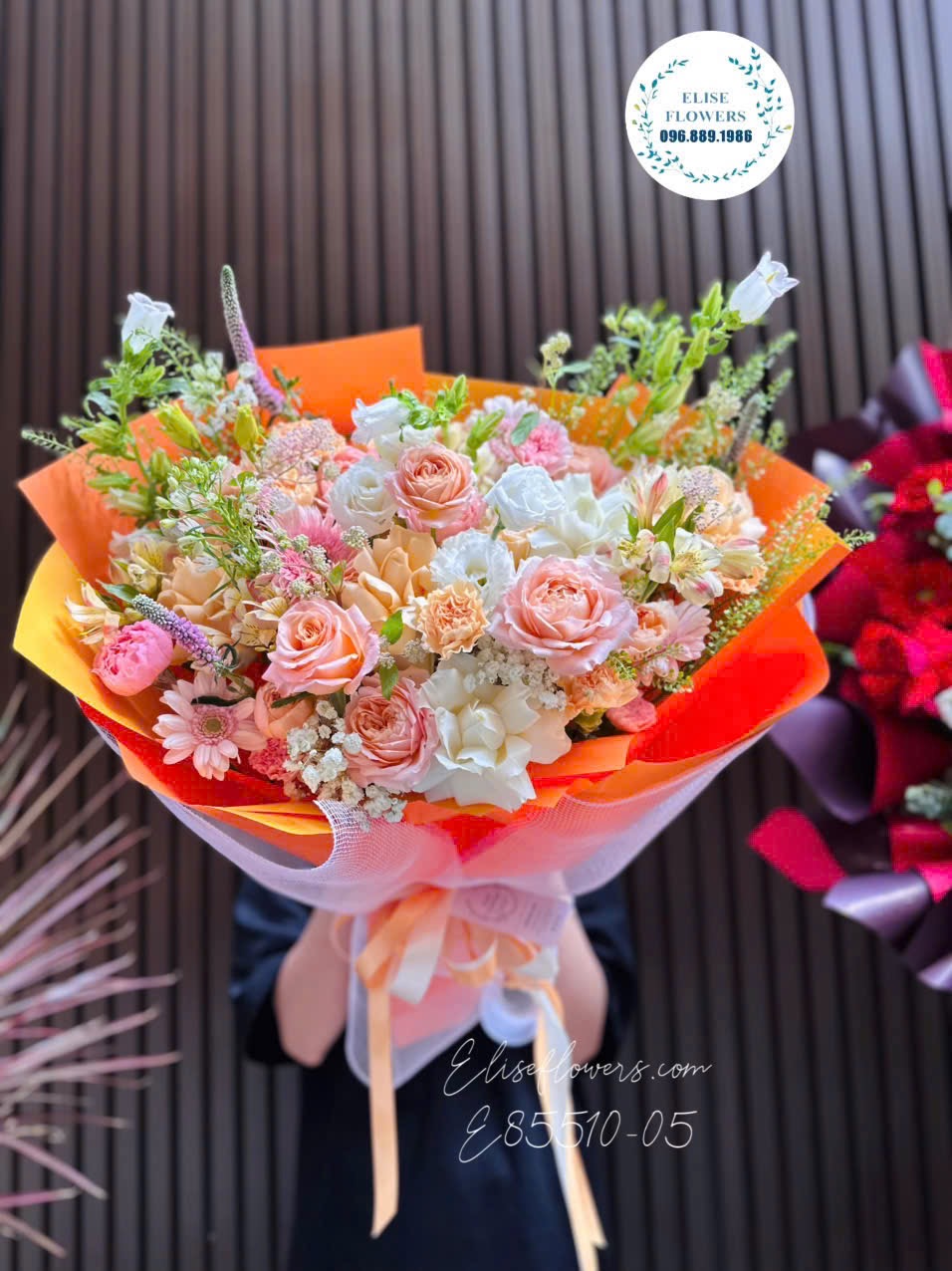 Bó Hoa Chúc Mừng Tốt Nghiệp Tone Cam Sang Trọng Rực Rỡ