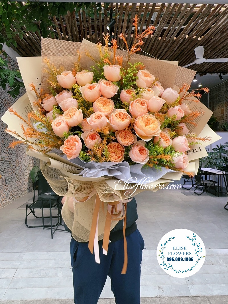 Bó hoa hồng Juliet khổng lồ - Món quà ý nghĩa tặng vợ yêu mừng kỉ niệm ngày cưới 
