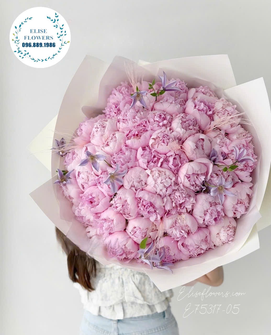 Hoa tặng người yêu bó mẫu đơn Peony size siêu lớn phối giấy hồng trắng tinh tế tại cửa hàng Elise Flowers