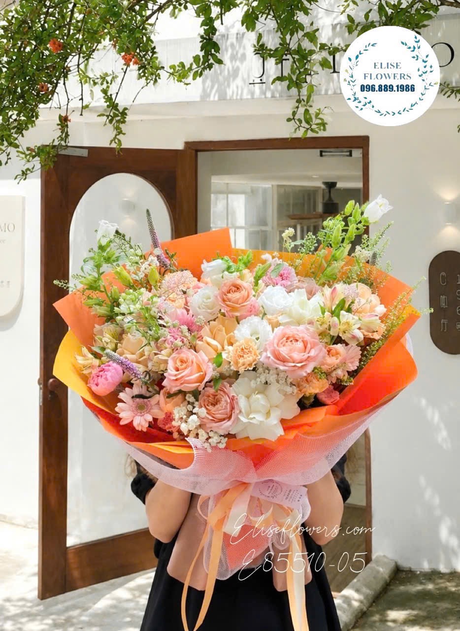 Bó Hoa Chúc Mừng Tốt Nghiệp Tone Cam Sang Trọng Rực Rỡ