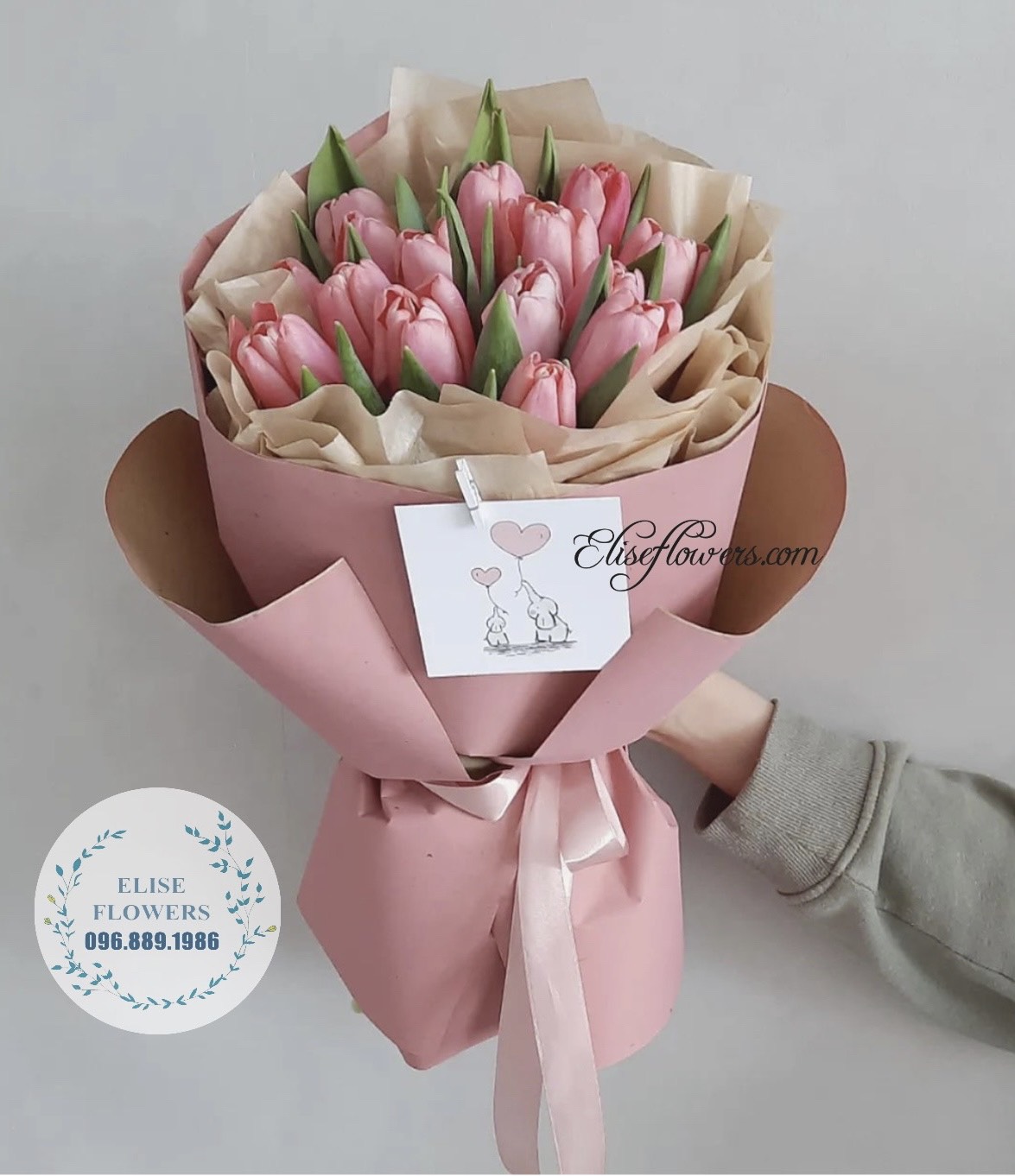 Bó hoa tulip hồng tặng bạn gái dễ thương 