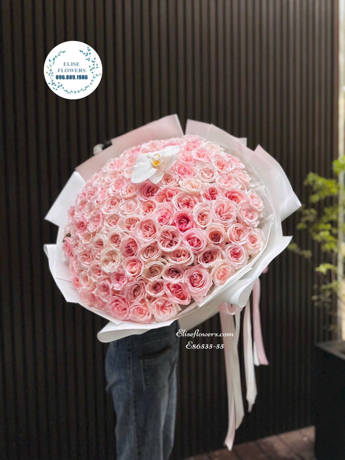 Bó 100 bông hồng Ohara mix lan hồ điệp cao cấp tặng sinh nhật Vợ yêu tại Eliseflowers.