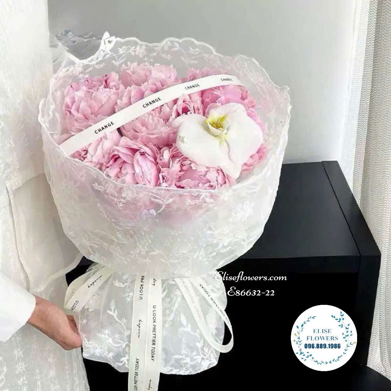 Hoa tươi Hà Nội cao cấp. Bó hoa peony hồng thể kiện gu thẩm mỹ tinh tế của người tặng. Elise Flowers