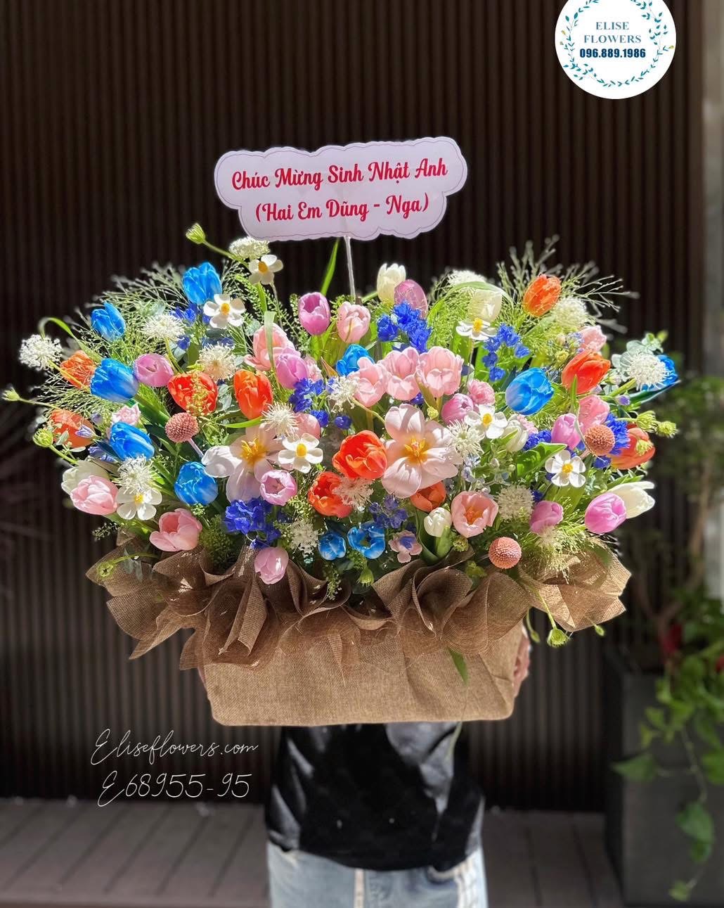 Lẵng Hoa Tulip Mix Màu Cao Cấp Tặng Sinh Nhật Sếp Sang Trọng