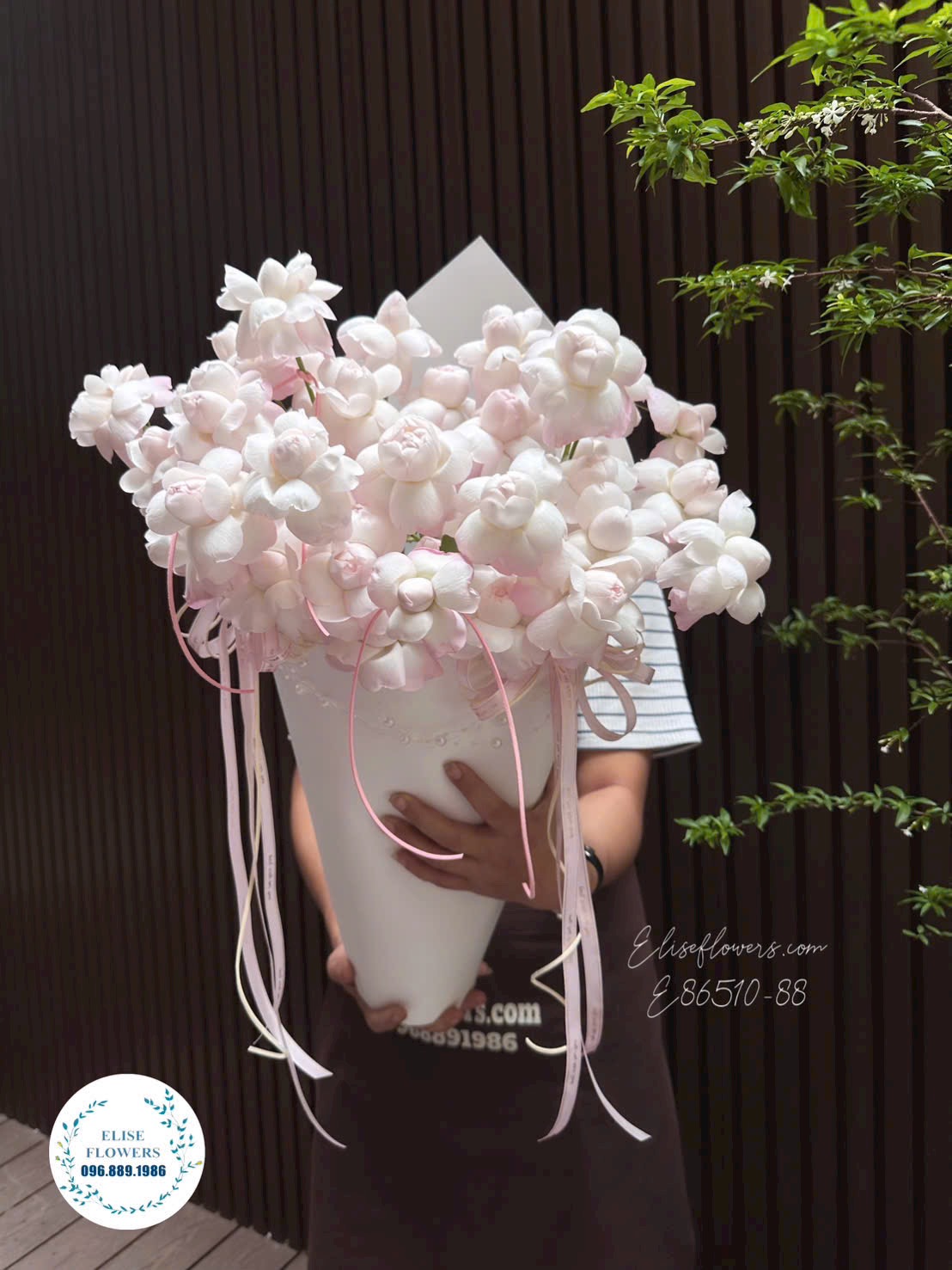 Bó Hoa Hồng Blume Dáng Que Kem Tone Hồng Trắng Ngọt Ngào Cao Cấp