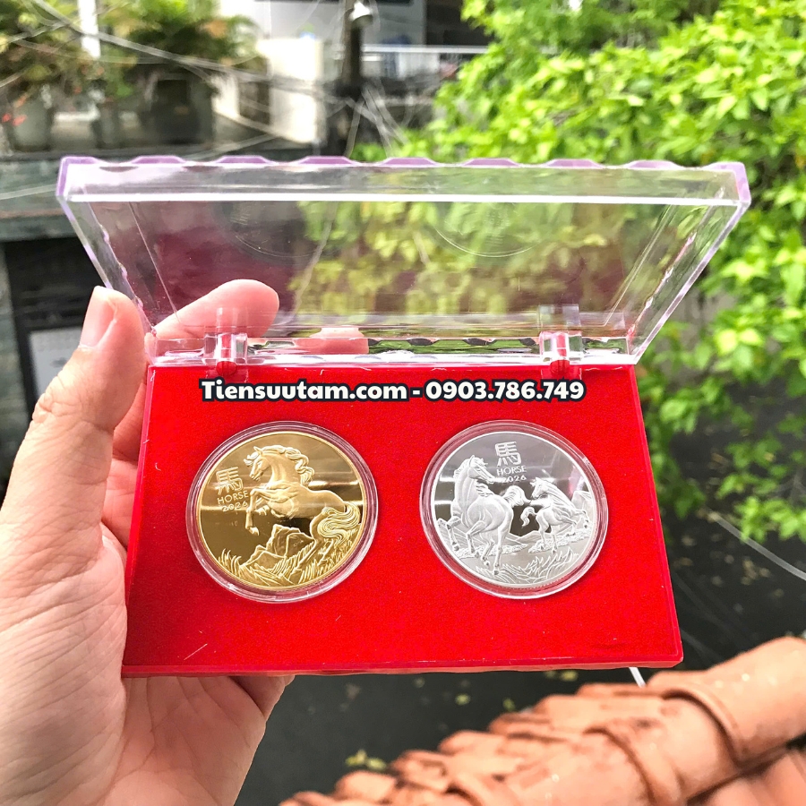 Cặp Xu Úc Hình Con Ngựa Mạ Vàng Bạc Tặng Hộp Meca