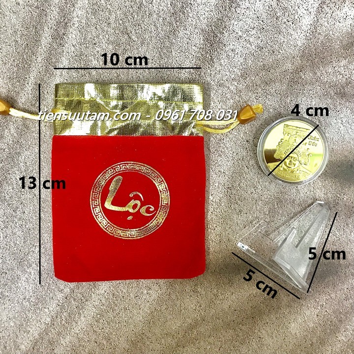 Túi Lộc Xu Bà Chúa Xứ Châu Đốc Vàng Có Đế Trưng Bày