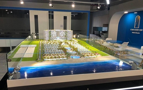 sa bàn sự án Cam Ranh Bay