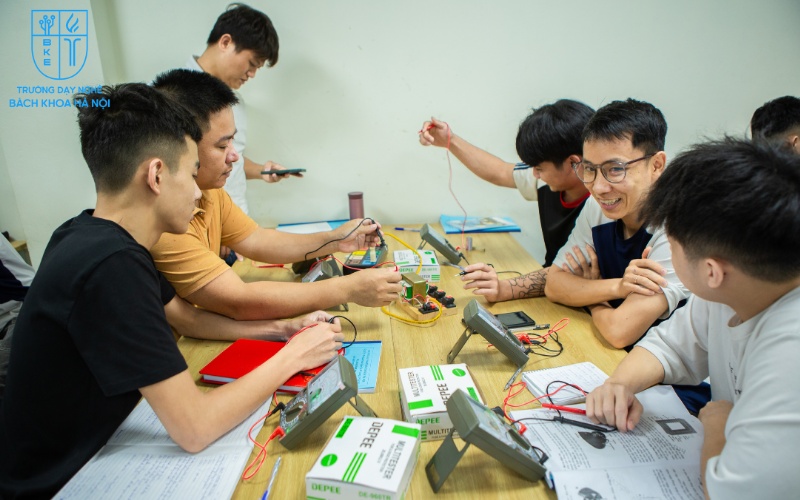 Nghề sửa chữa điện tử mang lại cơ hội phát triển nghề nghiệp lâu dài