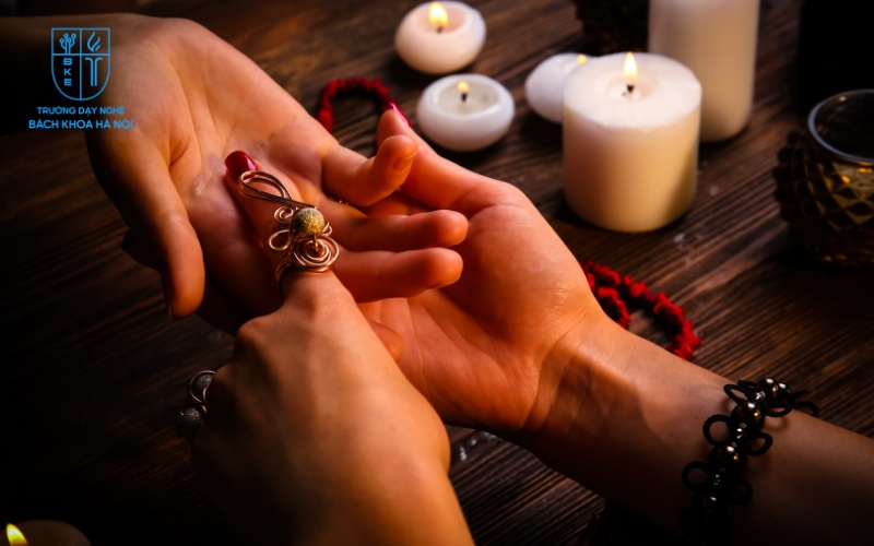 Gieo rắc mê tín là gieo mầm hủy hoại niềm tin và lý trí