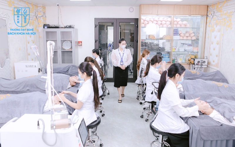 Học nghề là con đường ngắn, thực tế và bền vững