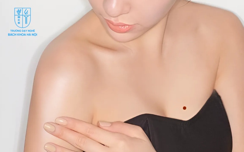 Xăm nốt ruồi khiến người xăm tăng sự tự tin