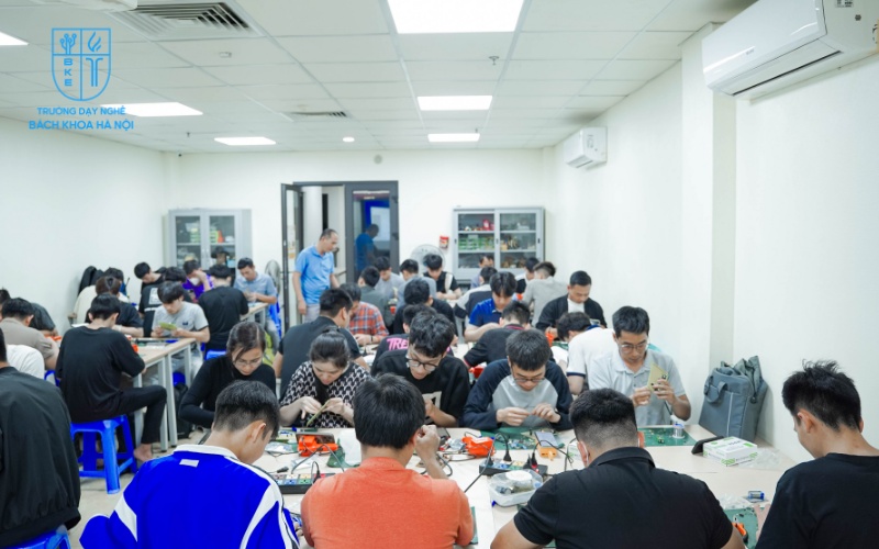 Học nghề ở Trường Dạy Nghề Bách Khoa Hà Nội tập trung vào thực hành