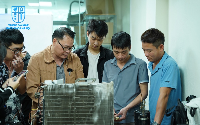 Làm chủ cửa hàng sửa chữa điện lạnh – hướng đi cho những ai muốn tự kinh doanh