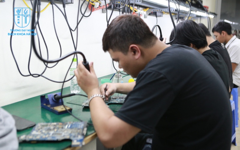 Phòng học thực hành tại Trường Dạy Nghề Bách Khoa Hà Nội