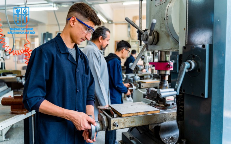 Học nghề gì khi 30 tuổi để khởi nghiệp cũng là nỗi băn khoăn lớn ở độ tuổi này