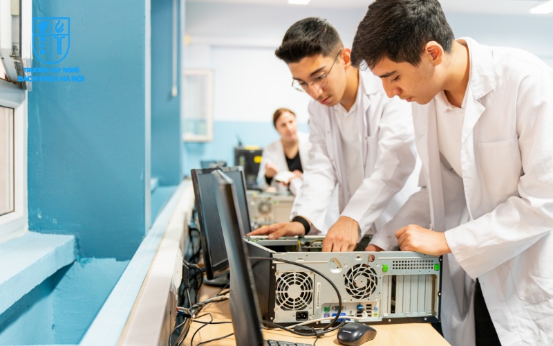 Nếu có gia đình, bạn phải cân đối giữa việc học, làm và chăm sóc tổ ấm