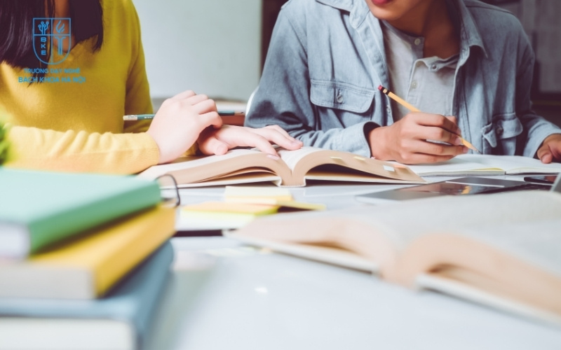 Tư vấn hướng nghiệp cho học sinh THPT chủ yếu mang tính lý thuyết, thiếu tính trải nghiệm và cá nhân hóa