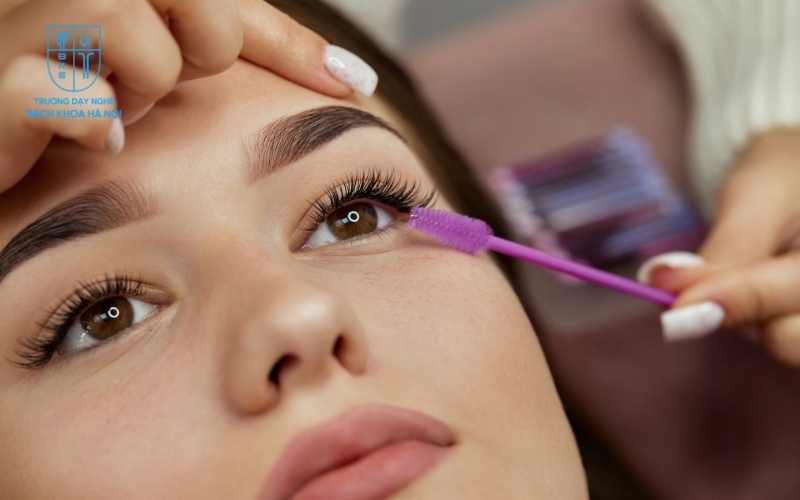 Lớp keo nối mi tan rã khi tiếp xúc sớm với nước