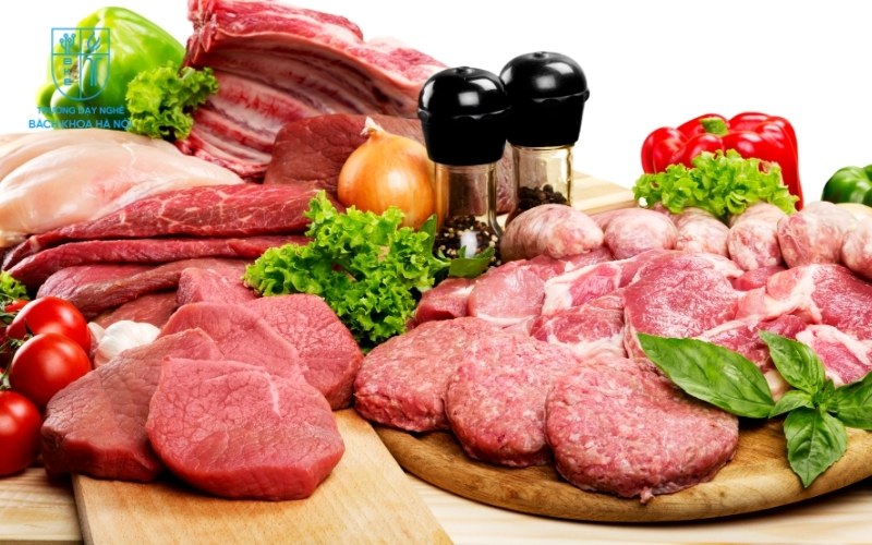 Thịt bò – món ăn quen thuộc nhưng cần kiêng sau phun môi để tránh bị thâm sạm