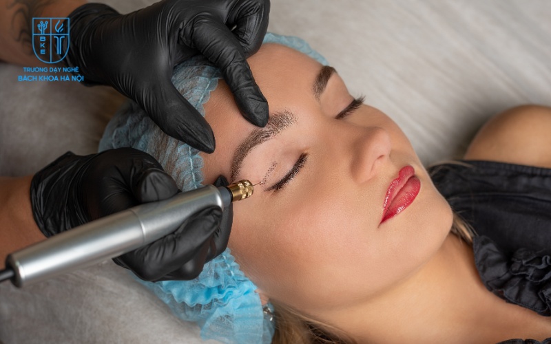 Thu nhập của kỹ thuật viên phun xăm không giới hạn khi tay nghề cứng