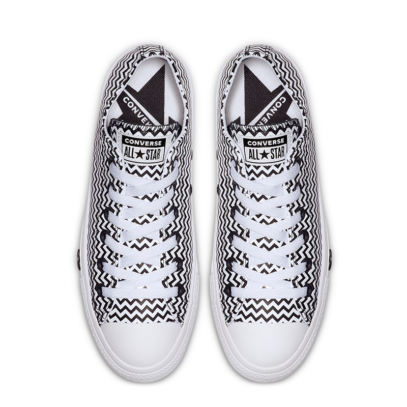 Giày Converse Chuck Taylor All Star VLTG Low - White / Black - 565367C