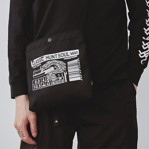 Túi Vans AP Duyanaizi 20 W Cross Body Bag - VN0A4MNJBLK