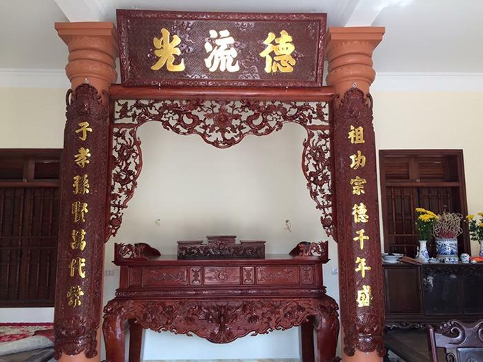Địa điểm mua câu đối bàn thờ gia tiên bằng gỗ uy tín