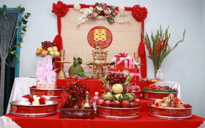 Tự trang trí bàn thờ gia tiên miền Bắc