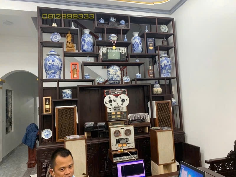 kệ tivi gỗ tự nhiên