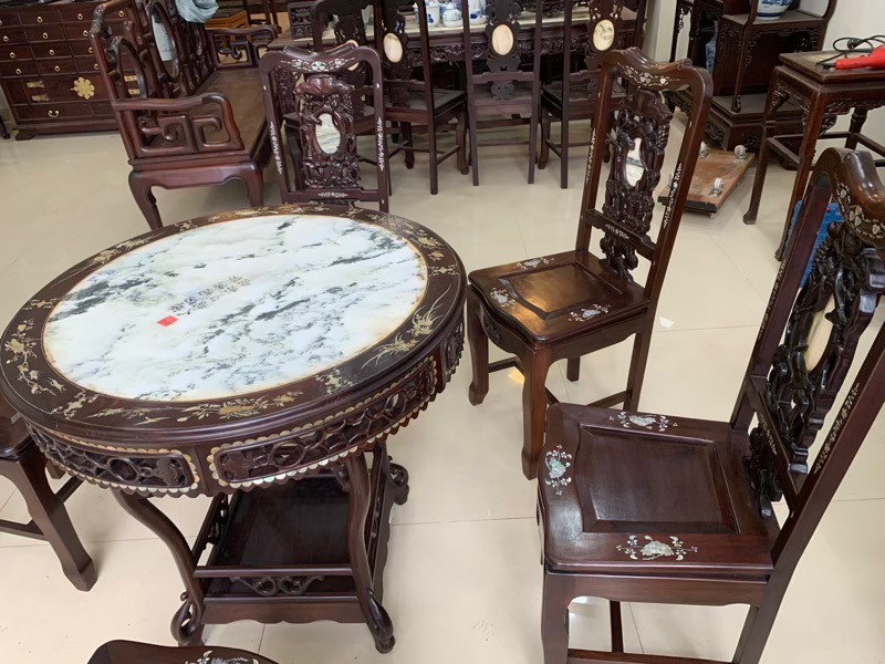 Giá trị của những mẫu bàn ghế trường kỷ