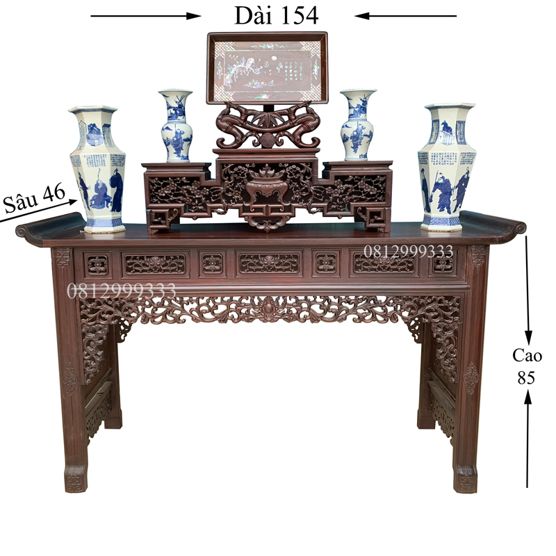 bàn bày đồ Huế