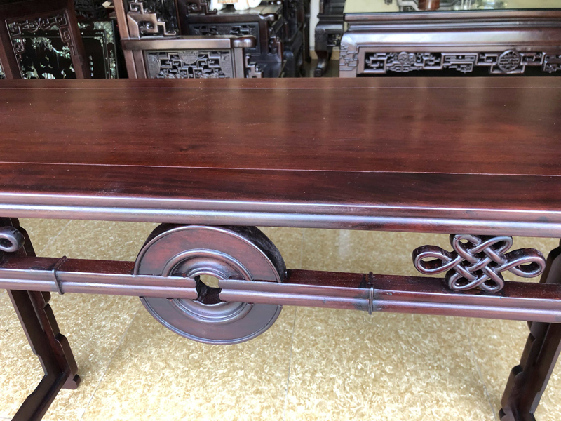 Bàn bày đồ đồng tiền