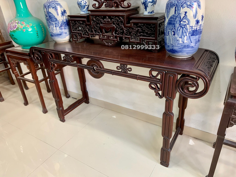 Bàn bày đồ đồng tiền