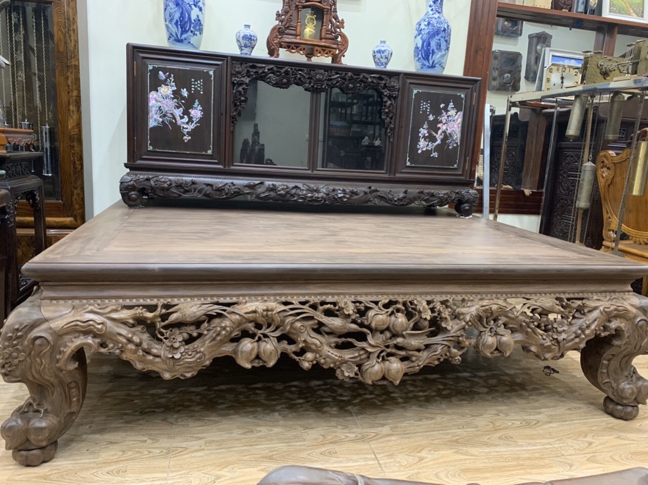 Địa chỉ bán sập gụ tủ chè cũ chất lượng