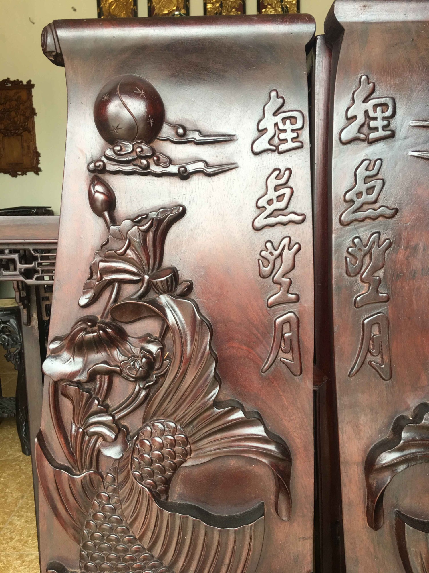 Lý ngư vọng nguyệt gỗ gụ