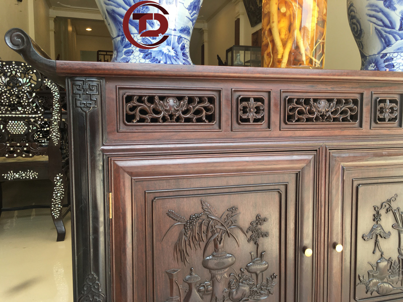 tu trang tri phong khach