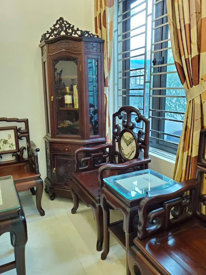 tủ góc gỗ gụ