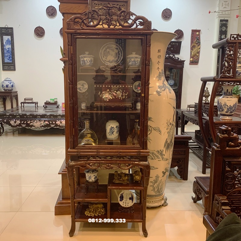 tủ trưng bày đồ gốm