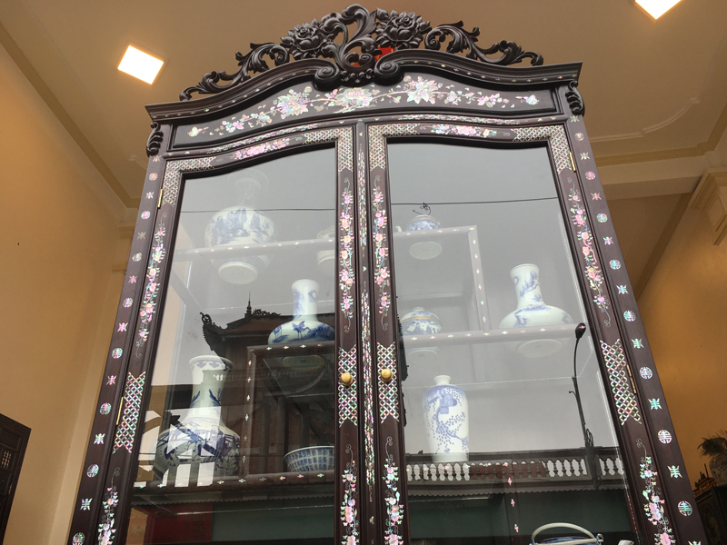 mẫu tủ rượu gỗ gụ đẹp