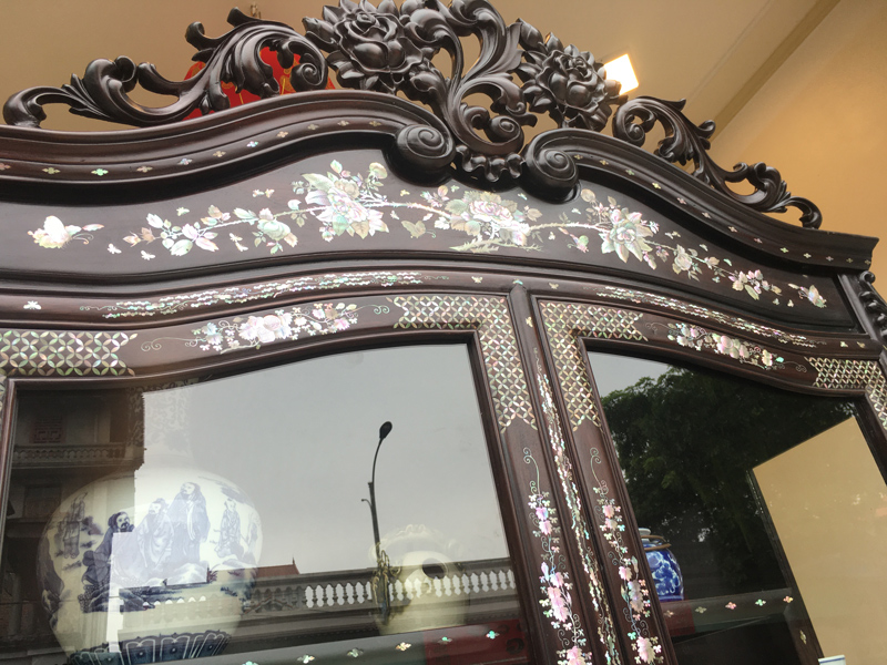 mẫu tủ rượu gỗ gụ đẹp