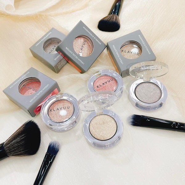 https://myphamkissme.com/nhu-mat-klavuu-urban-pearlsation-sparkle-eyeshadow-1-4g
