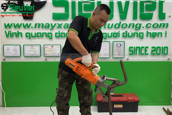 Máy uốn sắt thủy lực cầm tay