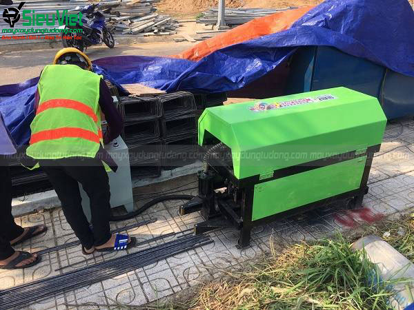 Máy duỗi cắt sắt GT4-12 cho thuê