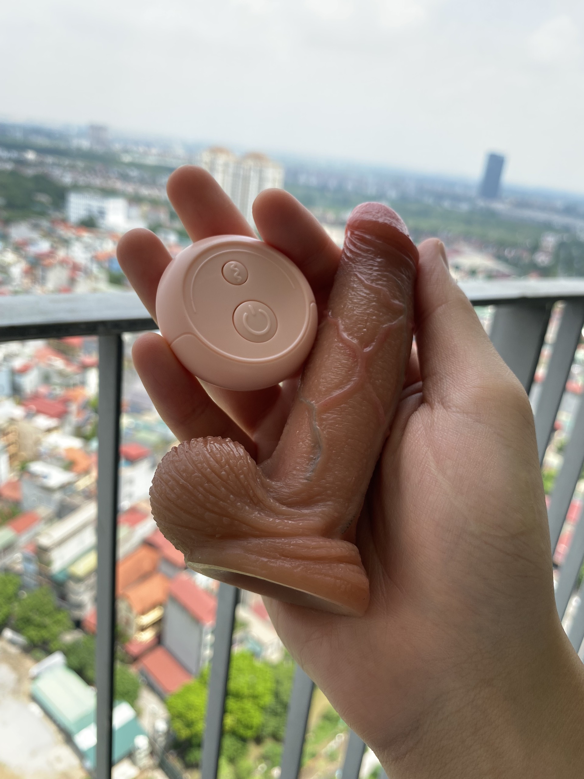 Dương vật giả cỡ nhỏ điều khiển từ xa rung nhiều chế độ