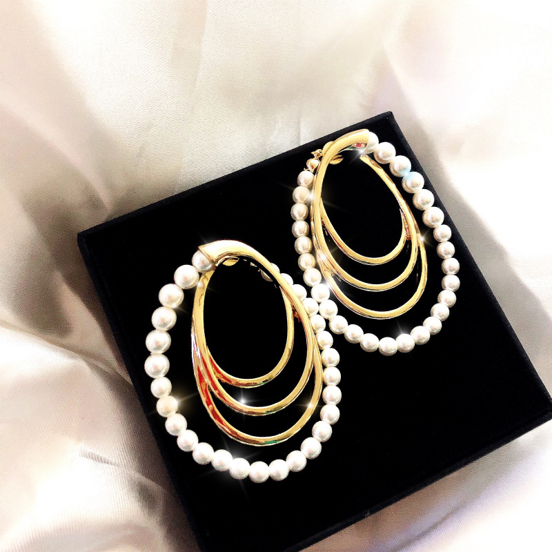 Khuyên tai ngọc trai nhiều vòng