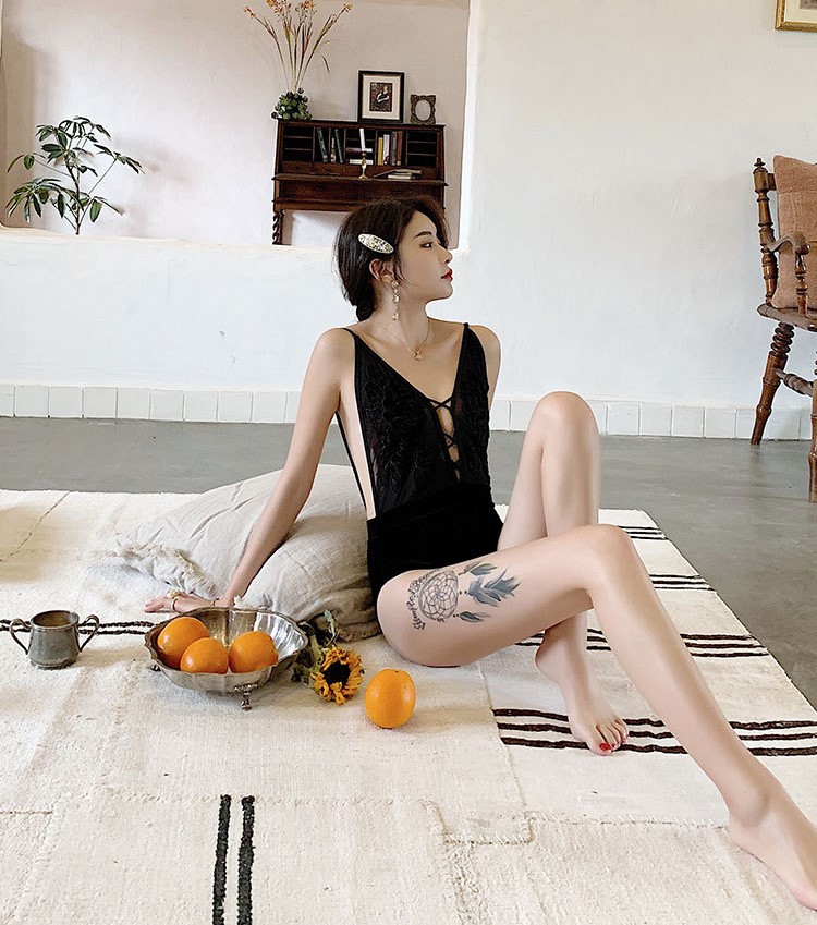 bikini 1 mảnh màu đen