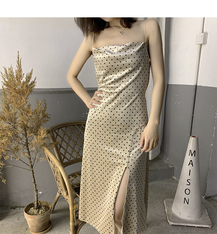 Váy nhung 2 dây chấm bi trang trọng