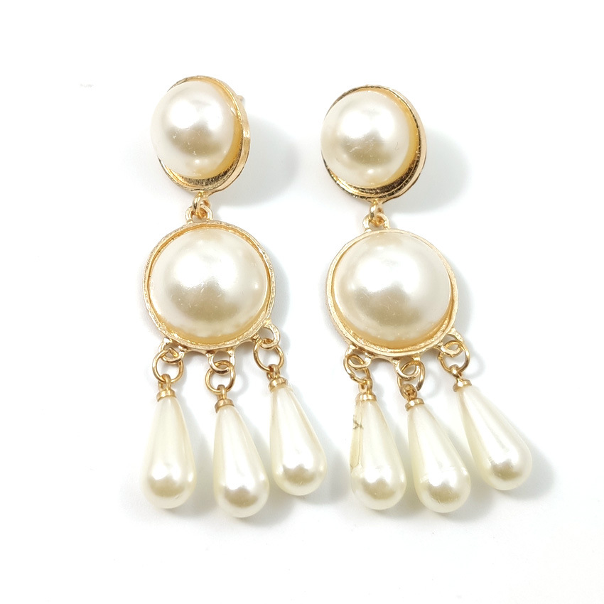 Khuyên tai ngọc trai nữ xinh đẹp